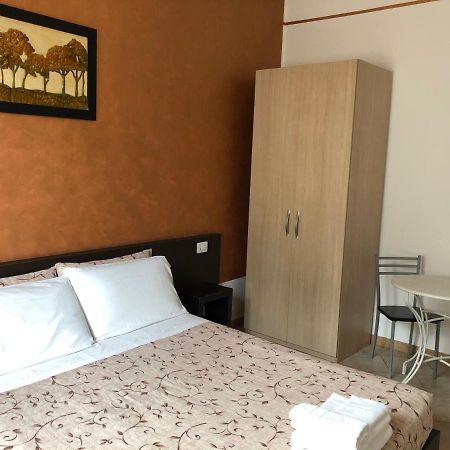 La Siesta Bed&Residence Cardano Al Campo Eksteriør bilde
